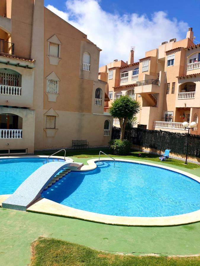 Seascape - Tranquil Studio Apartment Torrevieja Exterior photo